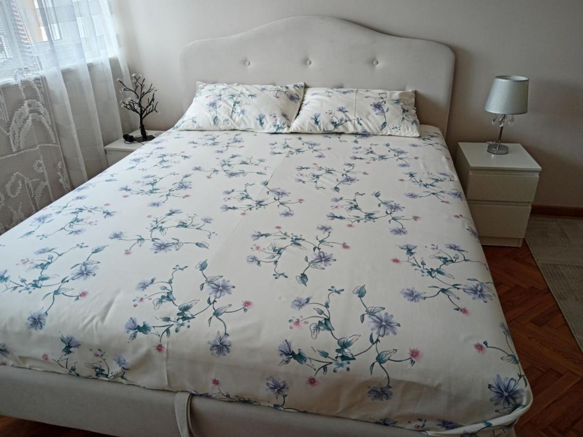 Red Square Apartment Pirot Zewnętrze zdjęcie