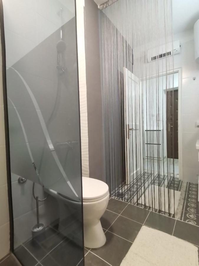 Red Square Apartment Pirot Zewnętrze zdjęcie