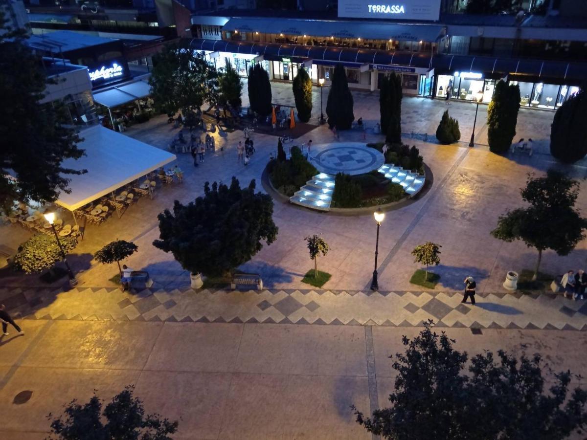 Red Square Apartment Pirot Zewnętrze zdjęcie