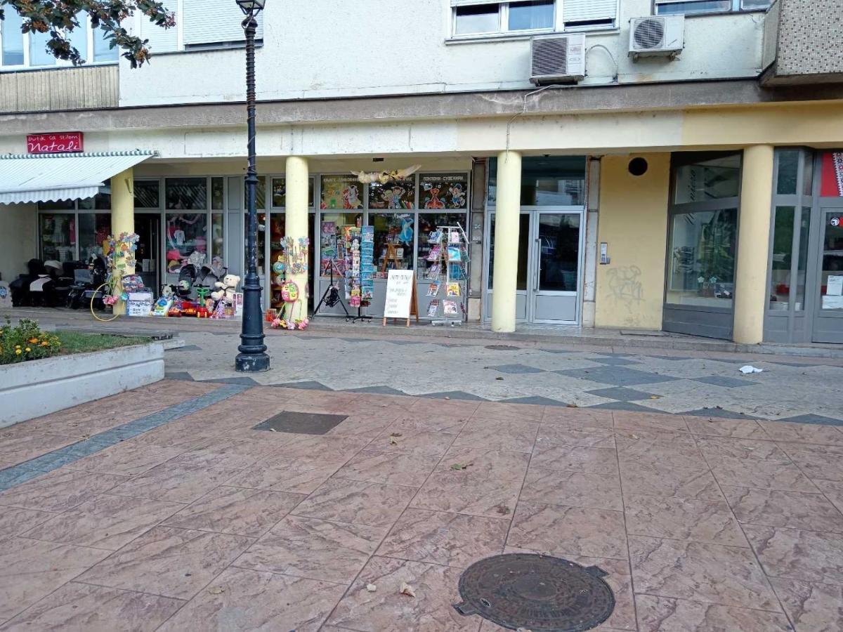 Red Square Apartment Pirot Zewnętrze zdjęcie