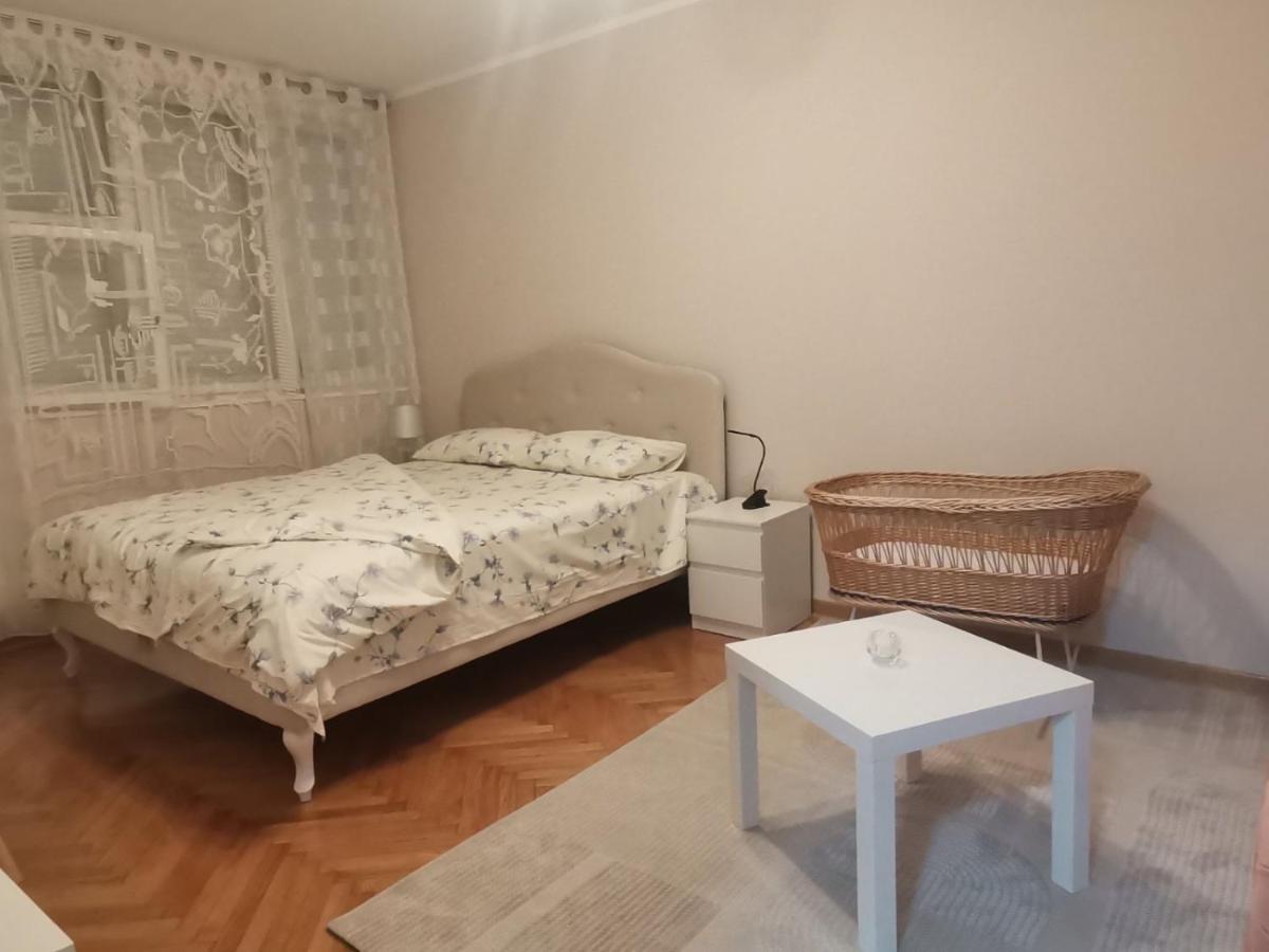 Red Square Apartment Pirot Zewnętrze zdjęcie