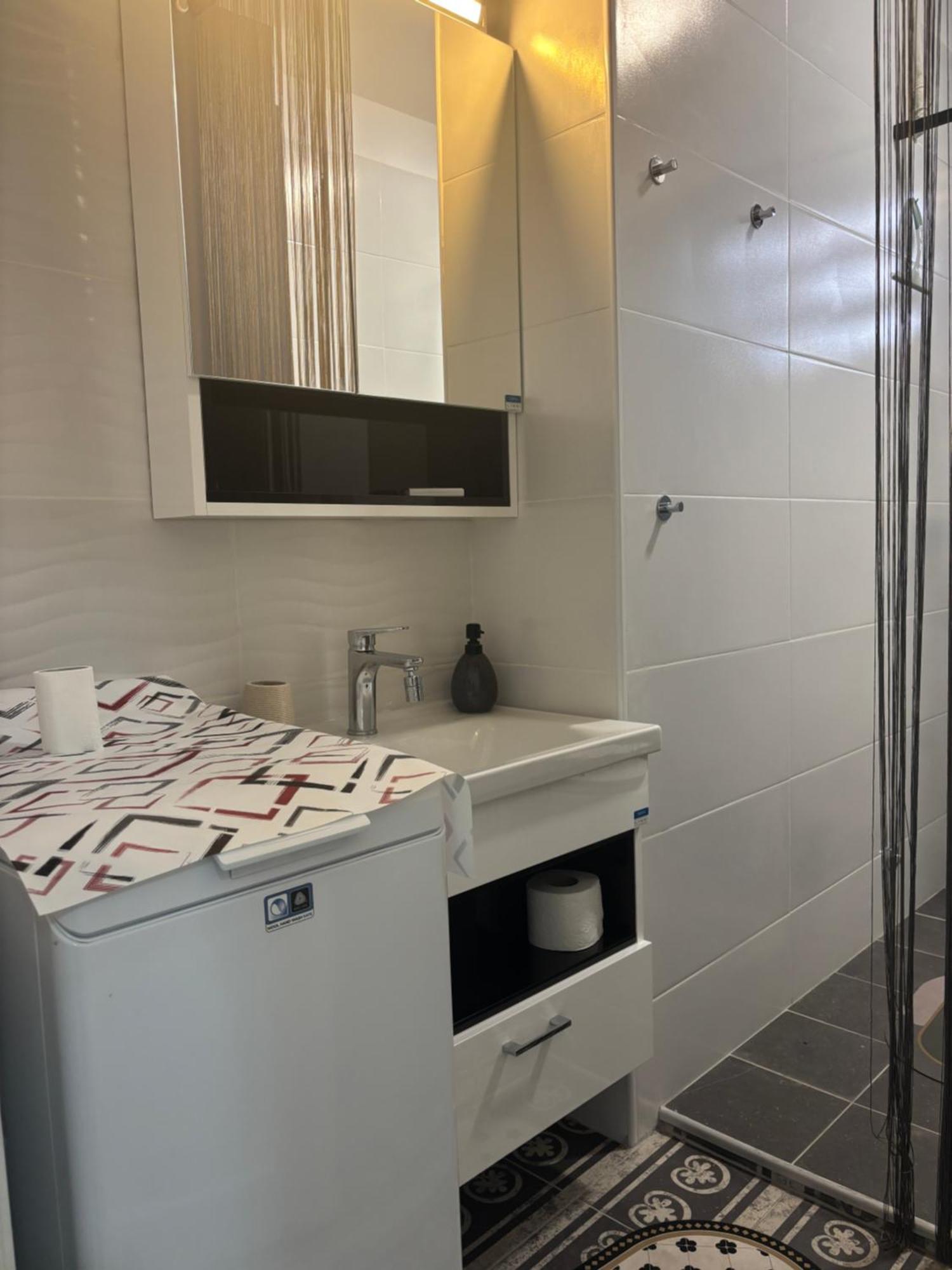 Red Square Apartment Pirot Zewnętrze zdjęcie