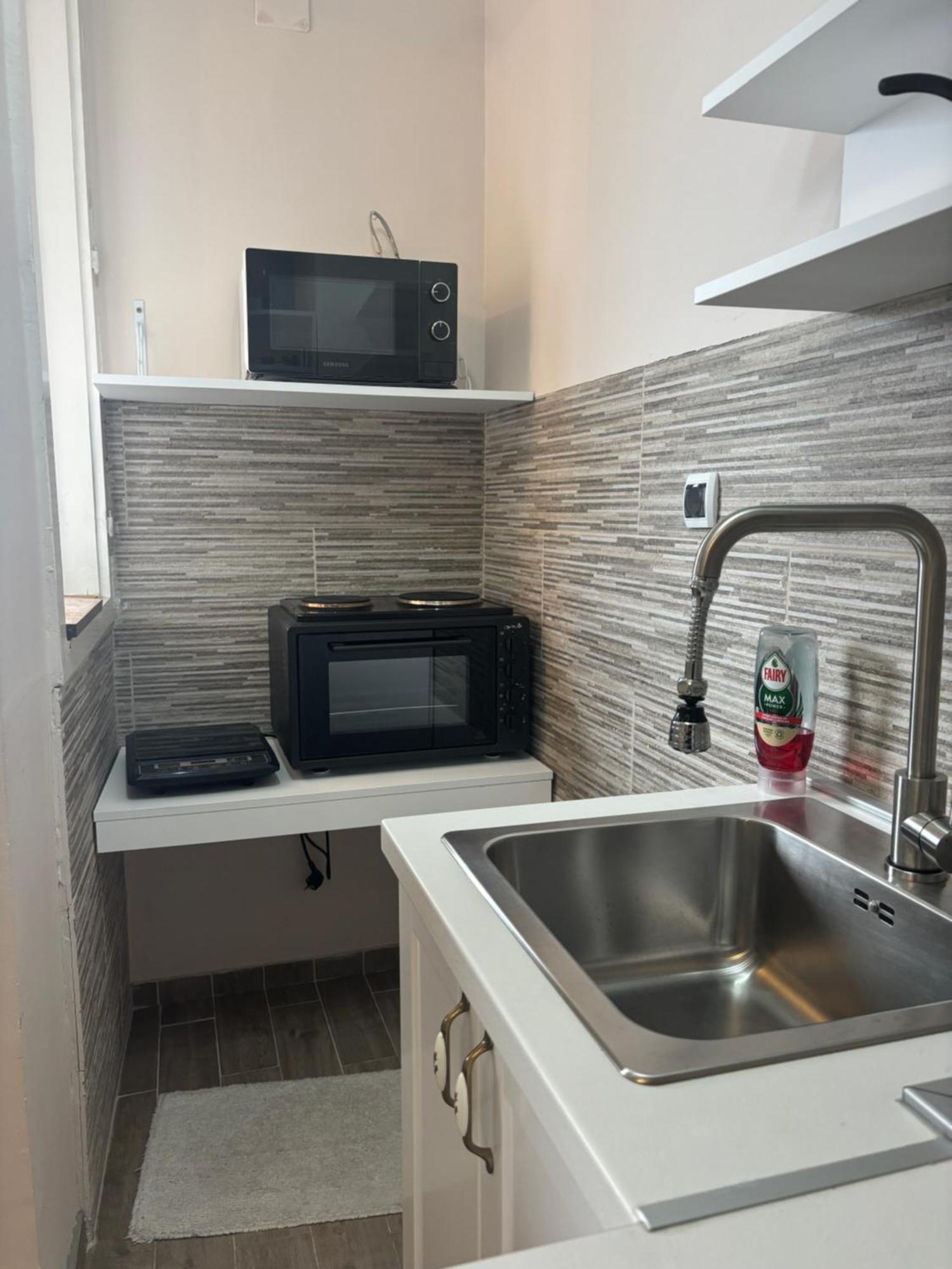 Red Square Apartment Pirot Zewnętrze zdjęcie