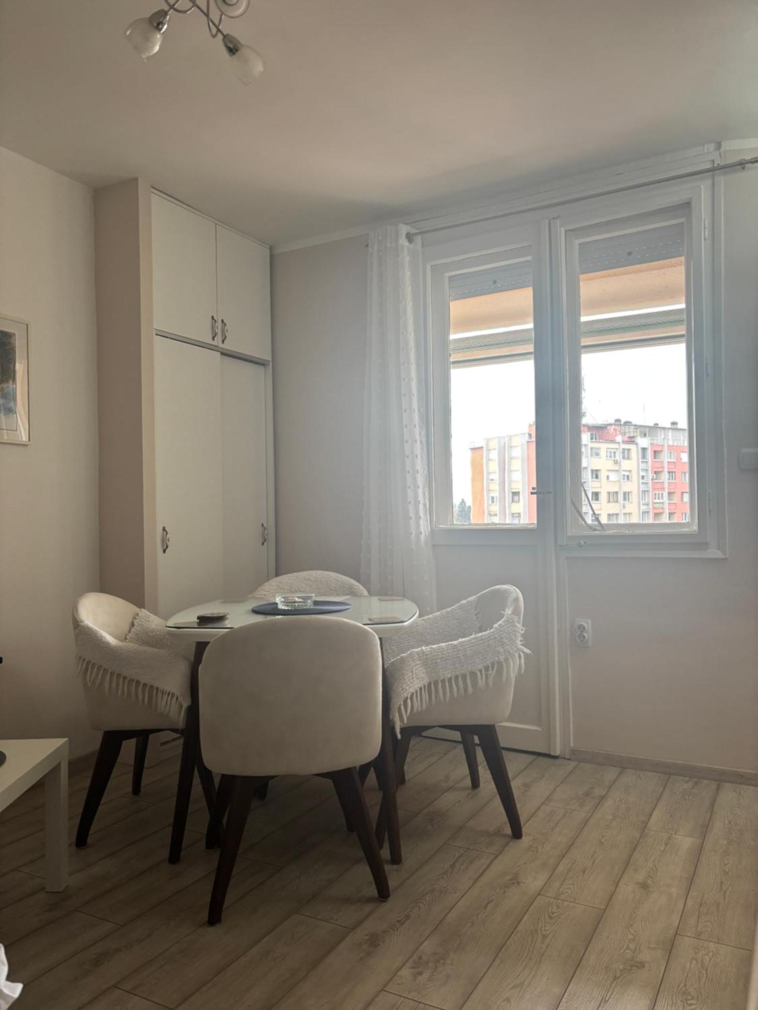 Red Square Apartment Pirot Zewnętrze zdjęcie